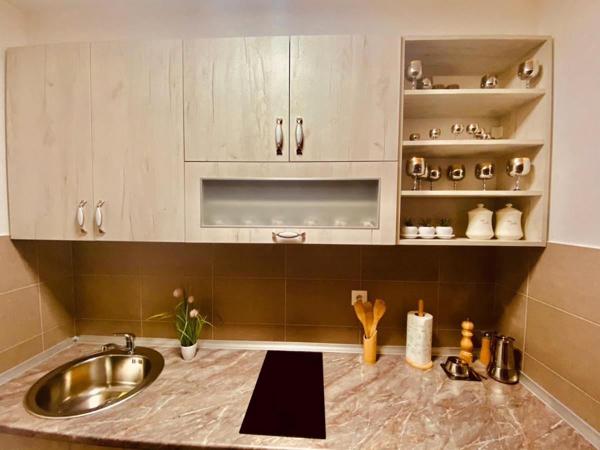 Ana Luxury Apartment **** Nova Varos Exterior photo